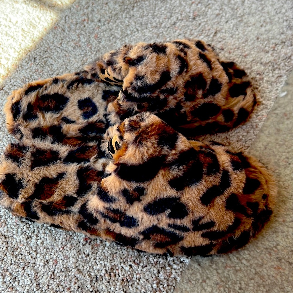 Cheetah slippers women’s